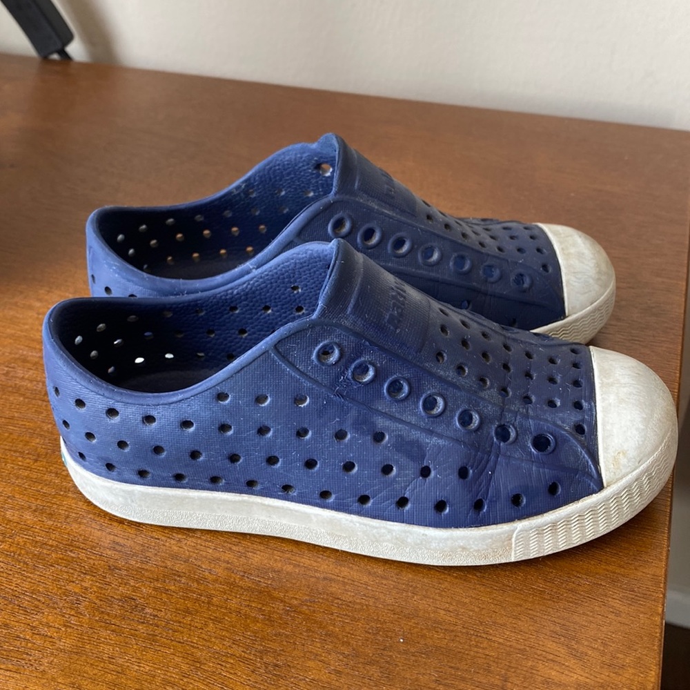 Native shoes size 11 GUC